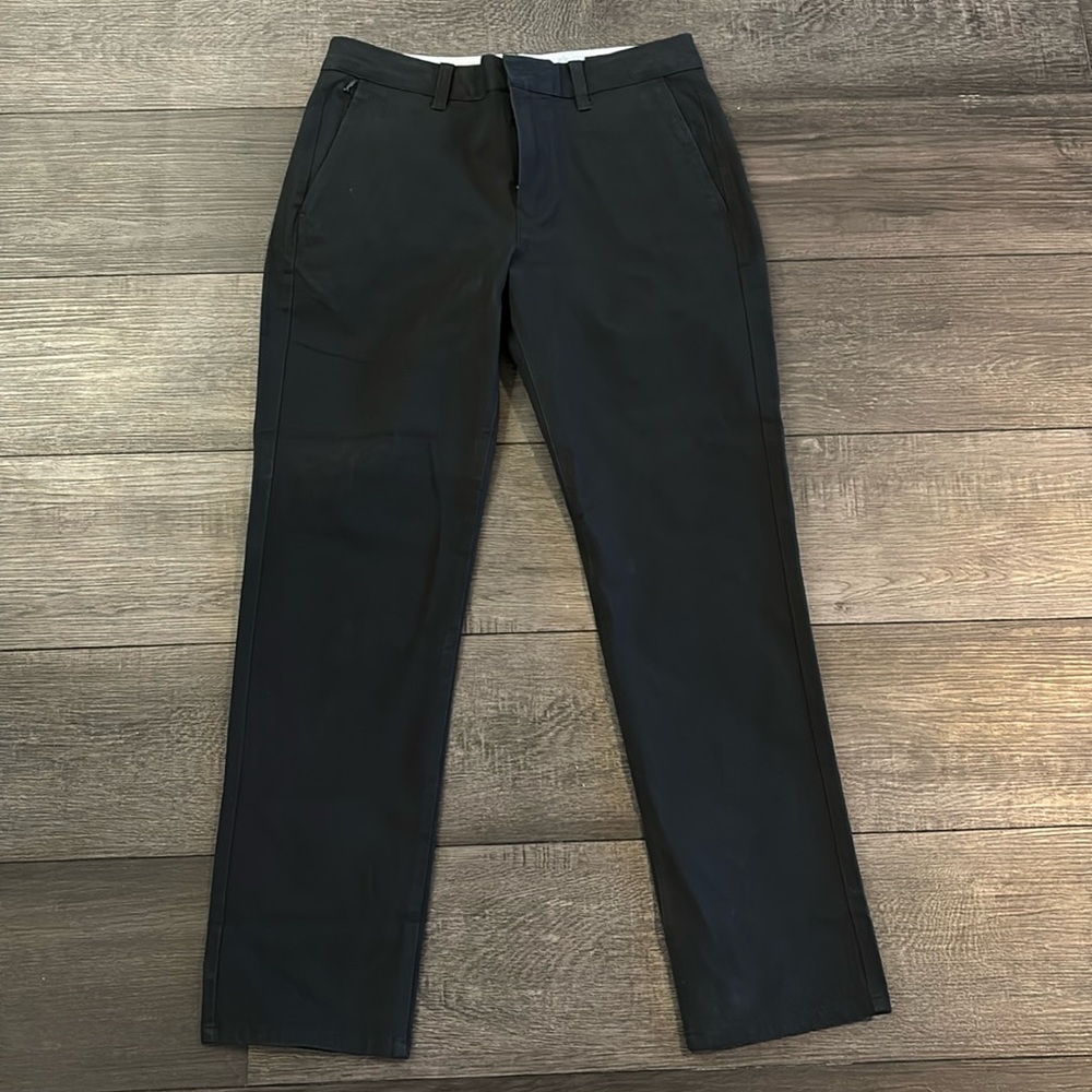 Bonobos Men’s Black Chinos – Size 29 – New Condition
